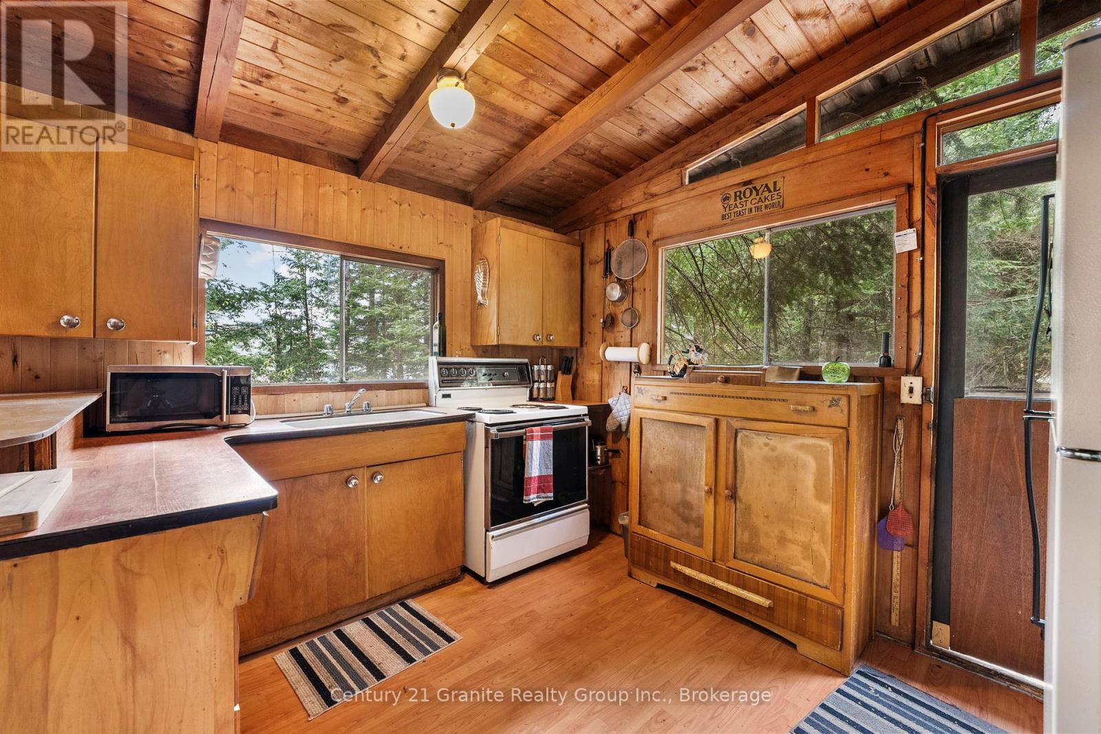 1208 Reg's Trail, Dysart Et Al, Ontario  K0M 1S0 - Photo 11 - X12429515