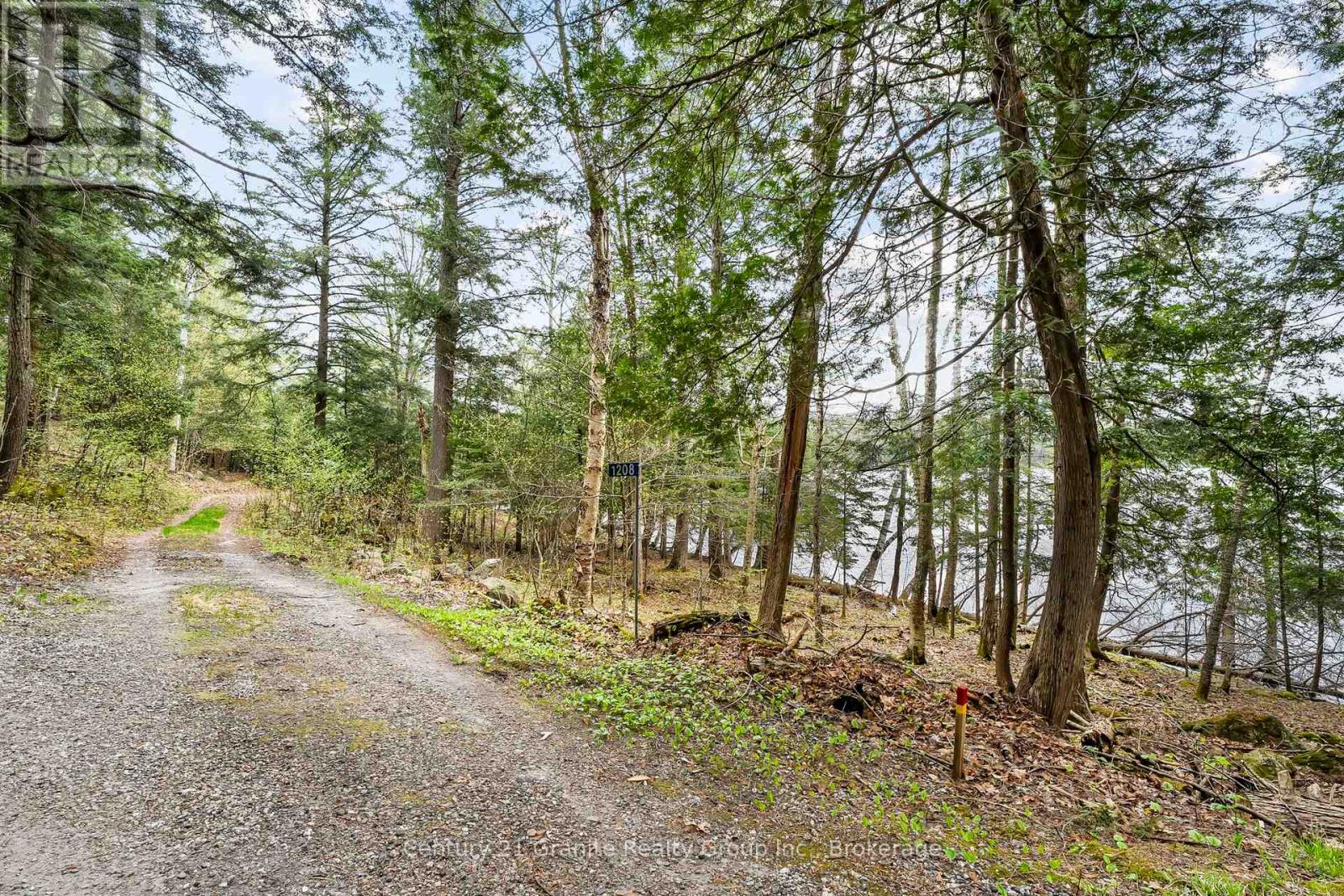 1208 Reg's Trail, Dysart Et Al, Ontario  K0M 1S0 - Photo 32 - X12429515