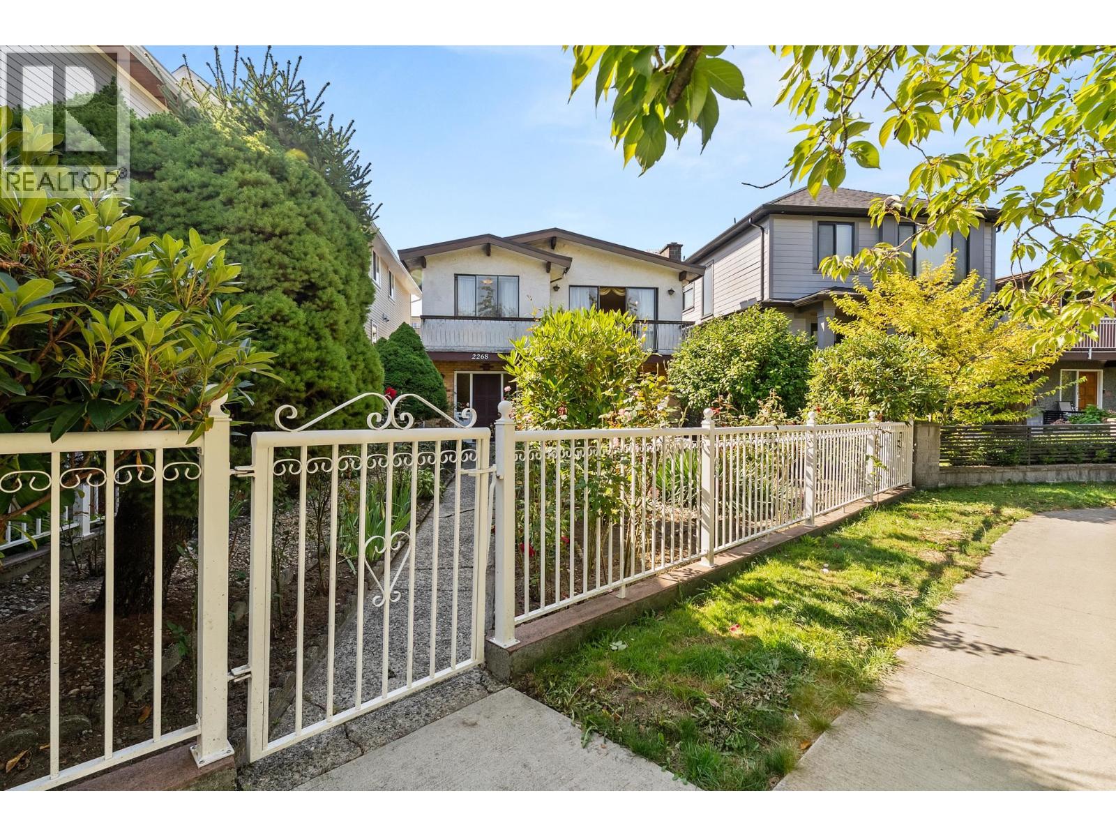 2268 Wenonah Street, Vancouver, British Columbia  V5N 2Z6 - Photo 4 - R3052705