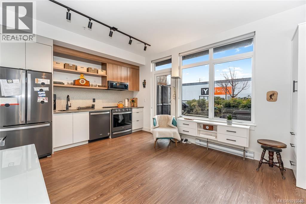 219 515 Chatham St, Victoria, British Columbia