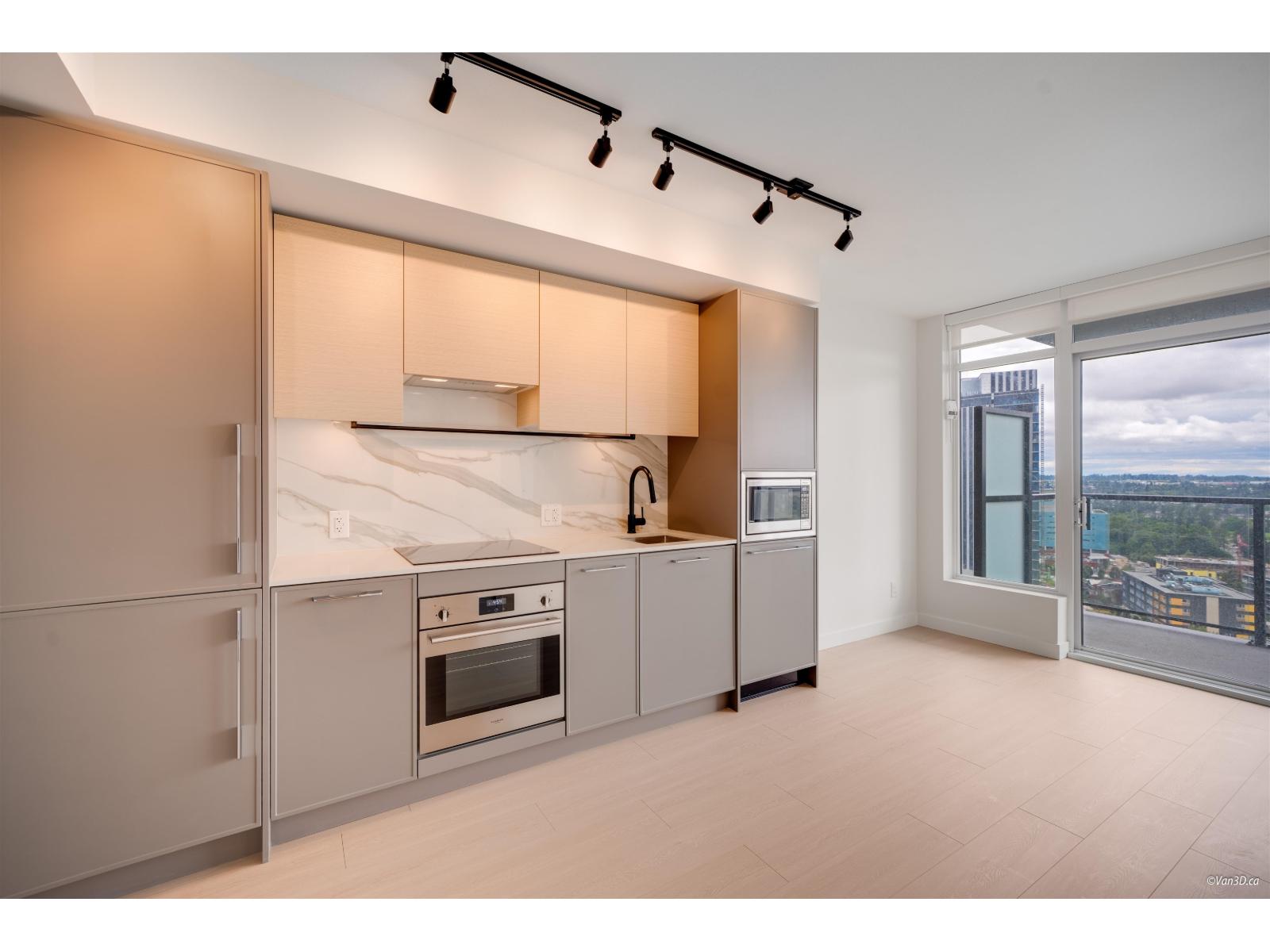 1812 13745 George Junction, Surrey, British Columbia  V3T 0V8 - Photo 11 - R3052463