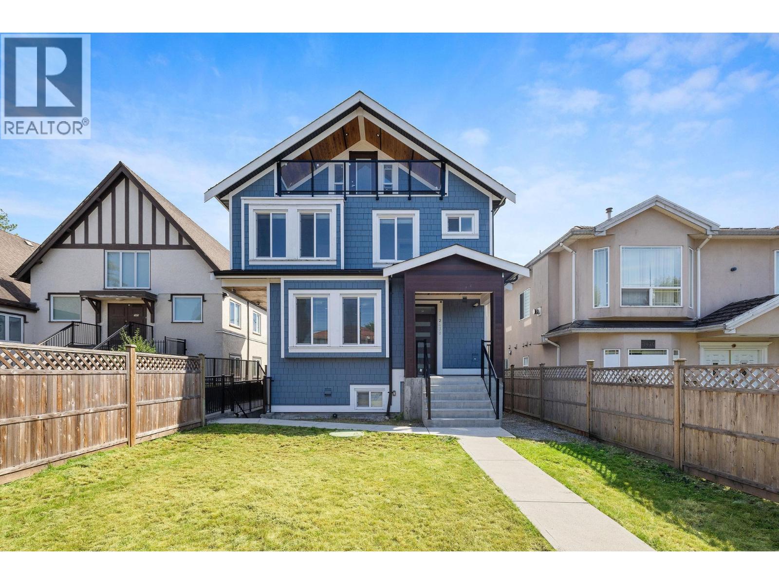 1 2430 E 41 AVENUE, Vancouver, British Columbia