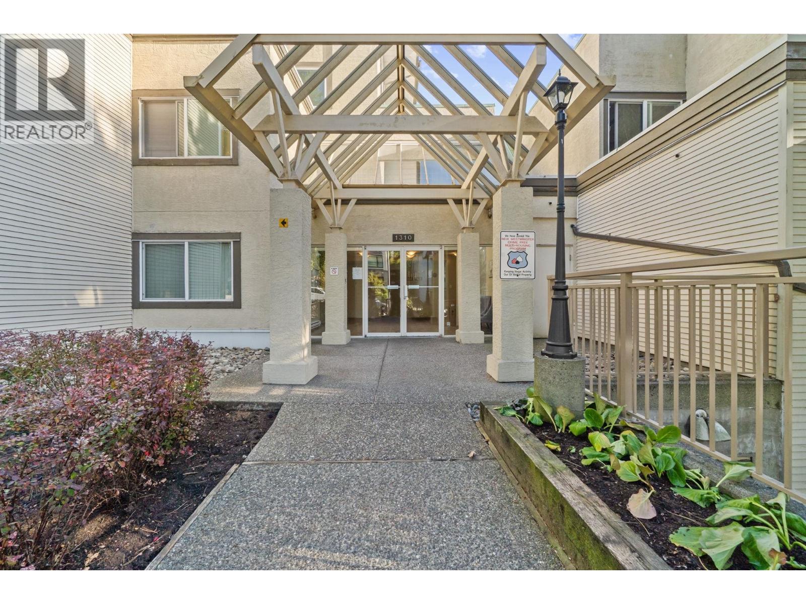 404 1310 Cariboo Street, New Westminster, British Columbia  V3M 1X2 - Photo 2 - R3051897