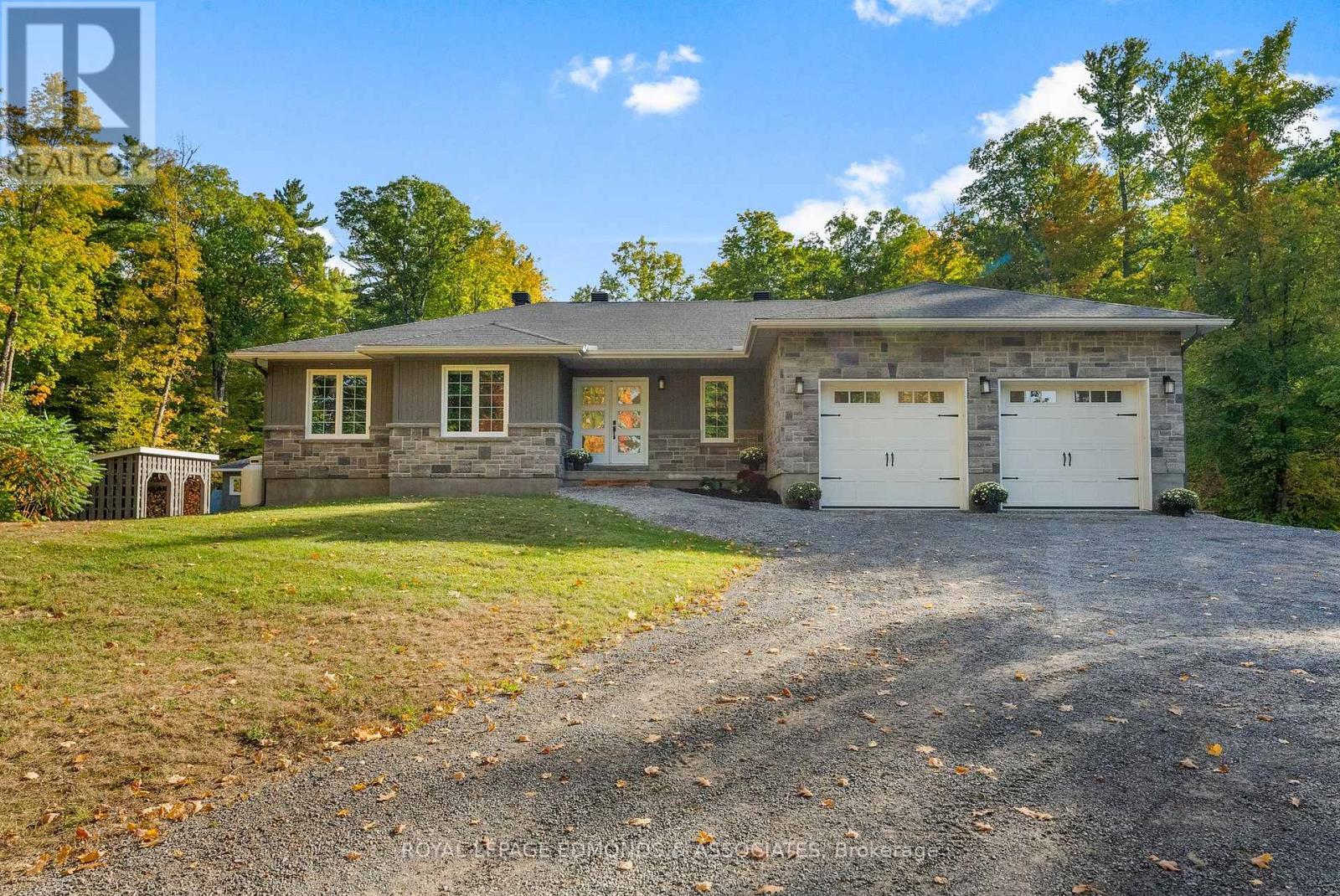 166 Deerfield Drive, Mcnab/braeside, Ontario  K0A 3L0 - Photo 1 - X12429480