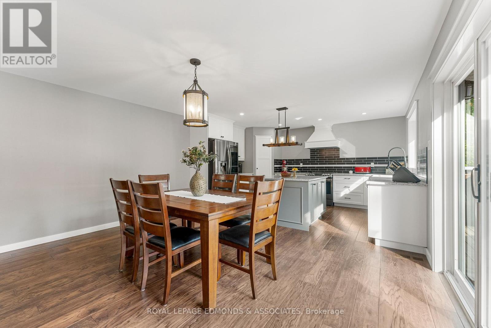 166 Deerfield Drive, Mcnab/braeside, Ontario  K0A 3L0 - Photo 11 - X12429480