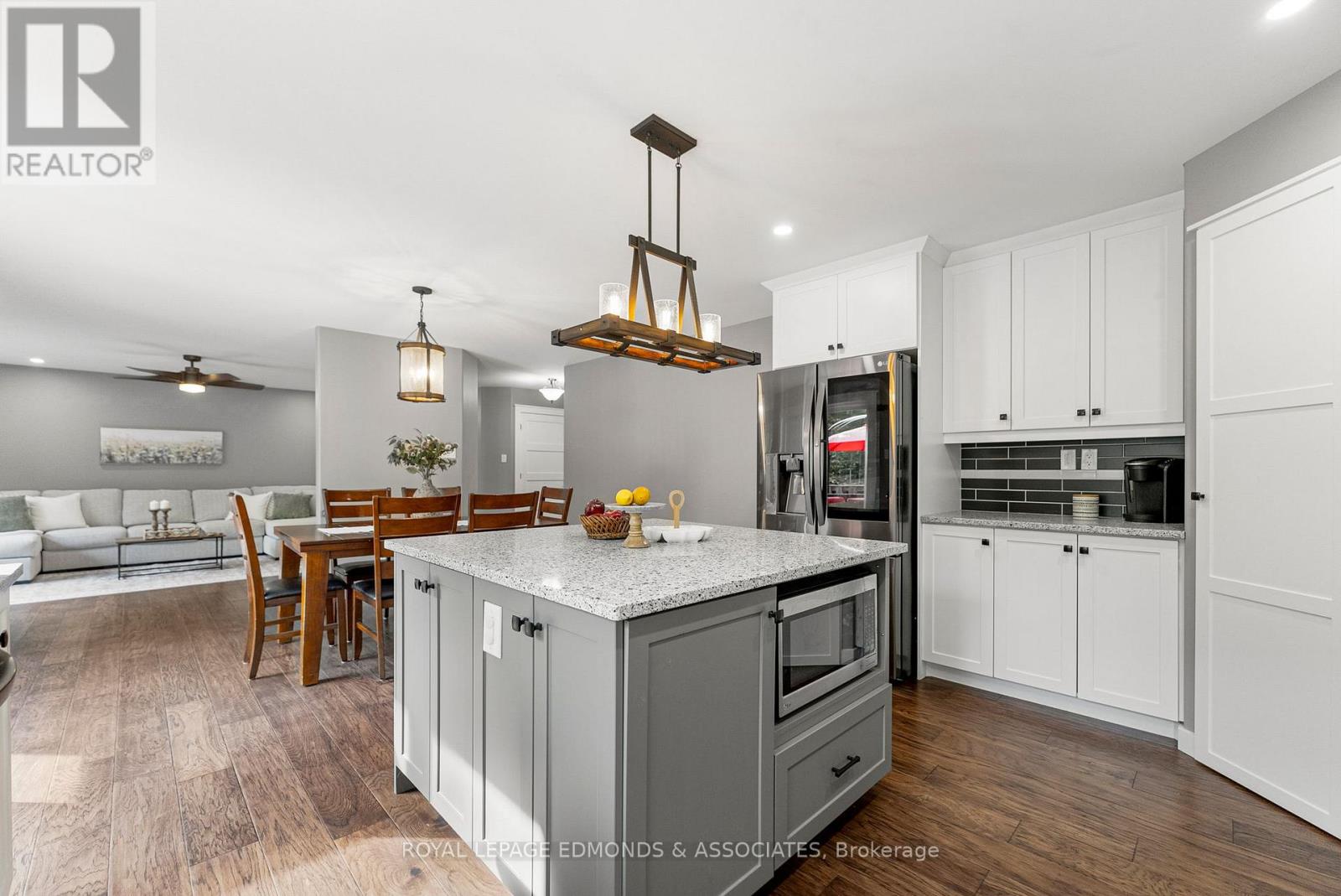 166 Deerfield Drive, Mcnab/braeside, Ontario  K0A 3L0 - Photo 12 - X12429480