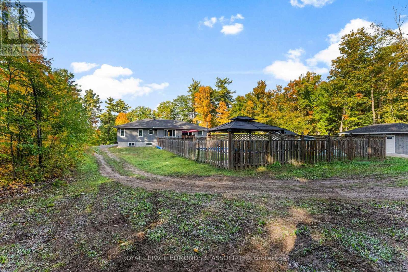 166 Deerfield Drive, Mcnab/braeside, Ontario  K0A 3L0 - Photo 44 - X12429480