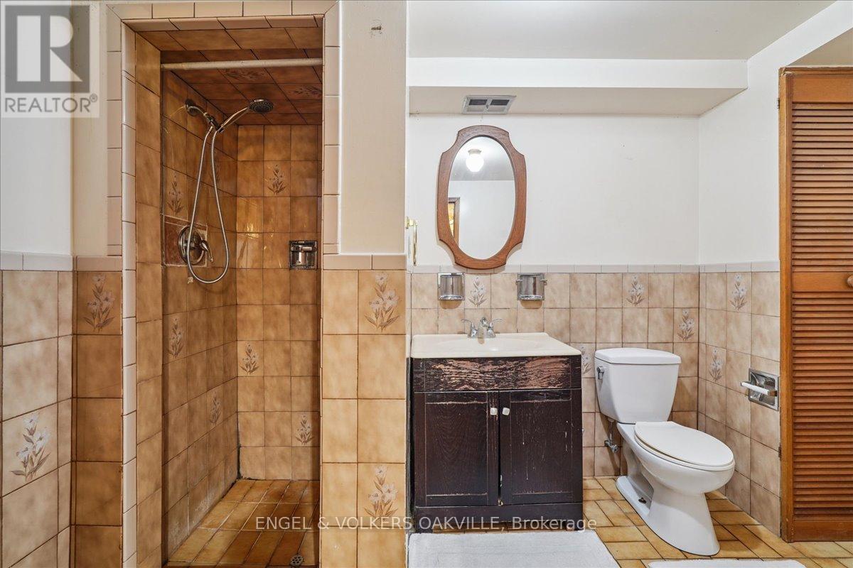 4170 Sunset Valley Court, Mississauga, Ontario  L4W 3L5 - Photo 36 - W12429358