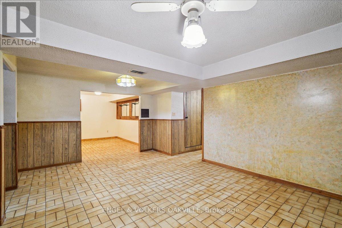 4170 Sunset Valley Court, Mississauga, Ontario  L4W 3L5 - Photo 32 - W12429358