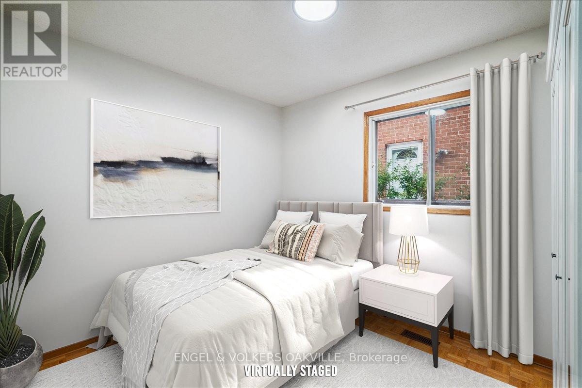 4170 Sunset Valley Court, Mississauga, Ontario  L4W 3L5 - Photo 21 - W12429358