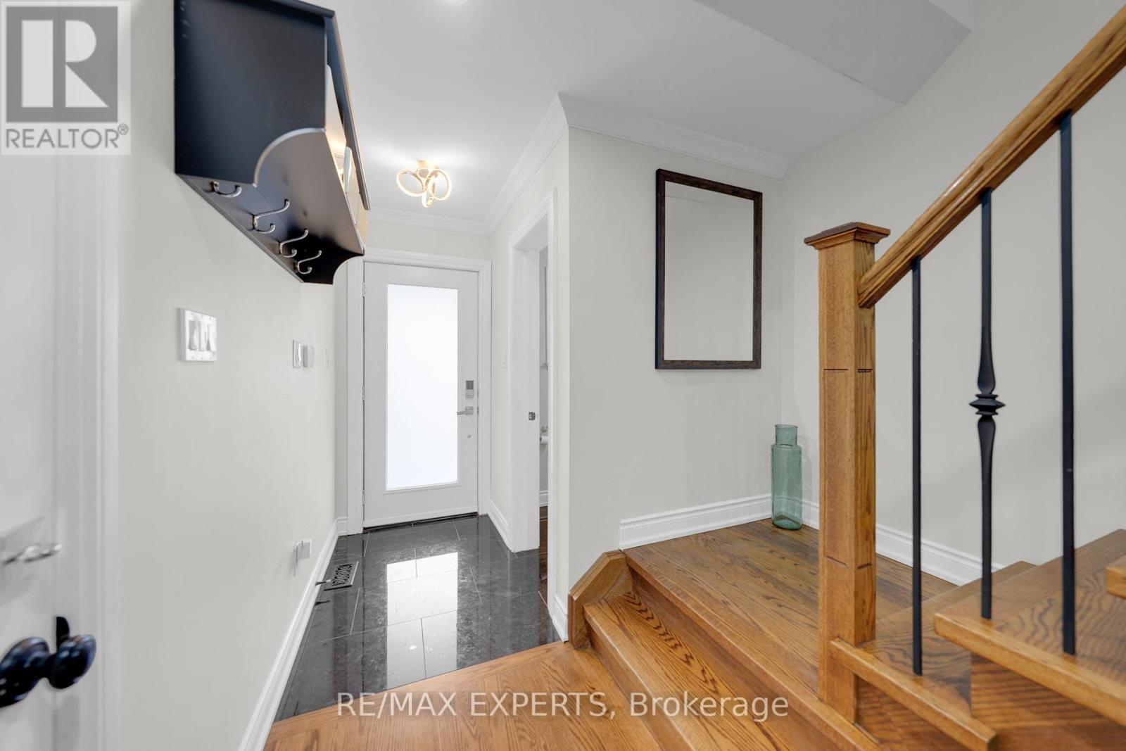 55 Manorwood Court, Caledon, Ontario  L7E 2T2 - Photo 6 - W12417797