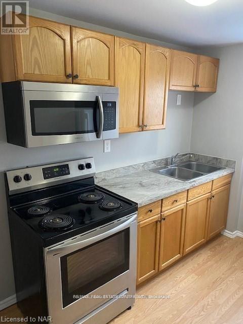 17 Hainer Street, St. Catharines, Ontario  L2S 1M5 - Photo 12 - X12395159