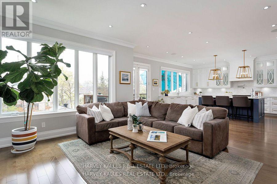 4673 Dundas Street W, Toronto, Ontario  M9A 1A4 - Photo 12 - W12427708