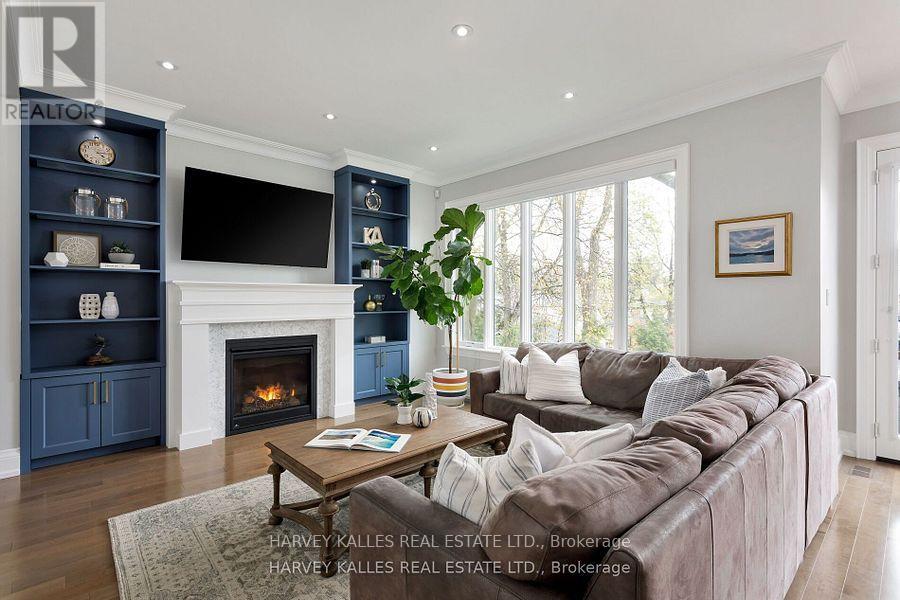4673 Dundas Street W, Toronto, Ontario  M9A 1A4 - Photo 10 - W12427708