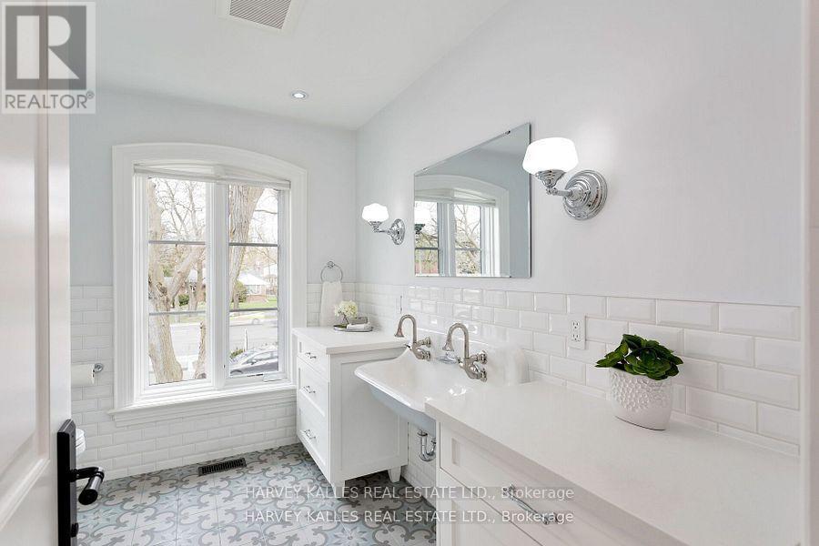 4673 Dundas Street W, Toronto, Ontario  M9A 1A4 - Photo 32 - W12427708