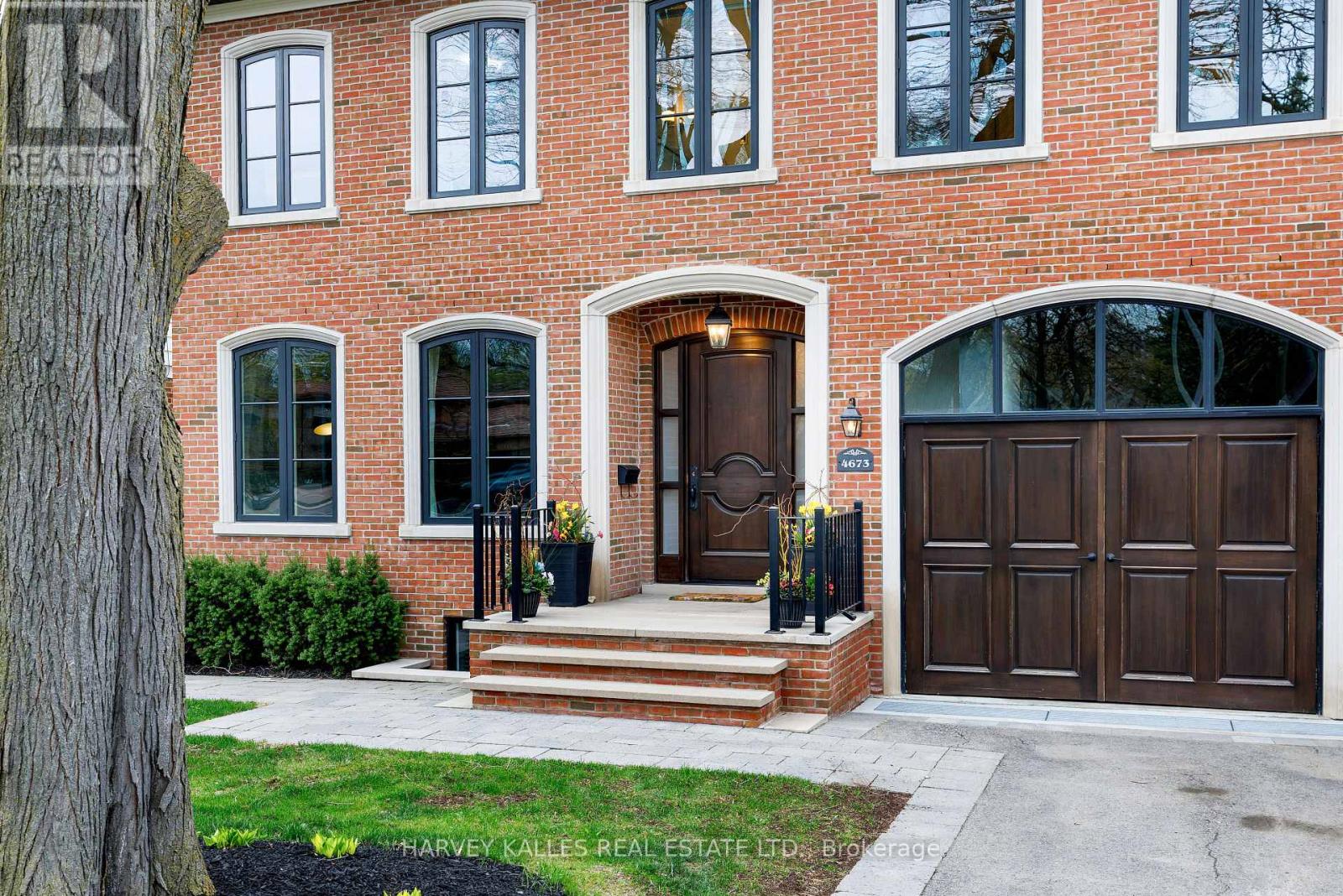 4673 Dundas Street W, Toronto, Ontario  M9A 1A4 - Photo 3 - W12427708