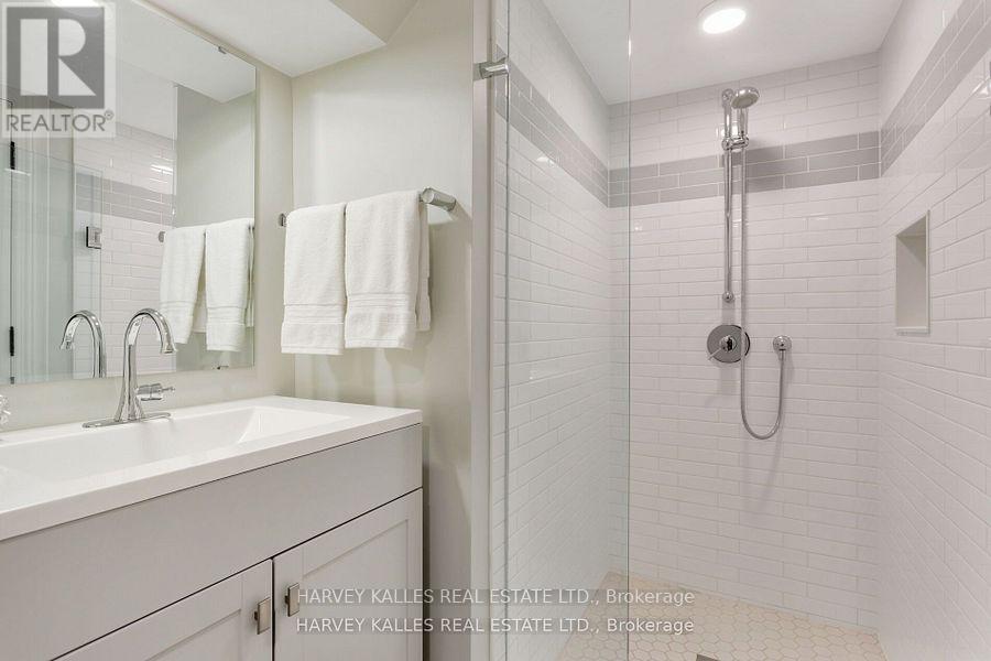 4673 Dundas Street W, Toronto, Ontario  M9A 1A4 - Photo 37 - W12427708