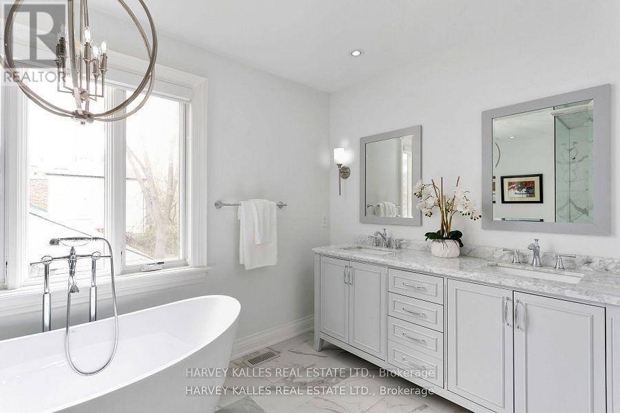 4673 Dundas Street W, Toronto, Ontario  M9A 1A4 - Photo 26 - W12427708