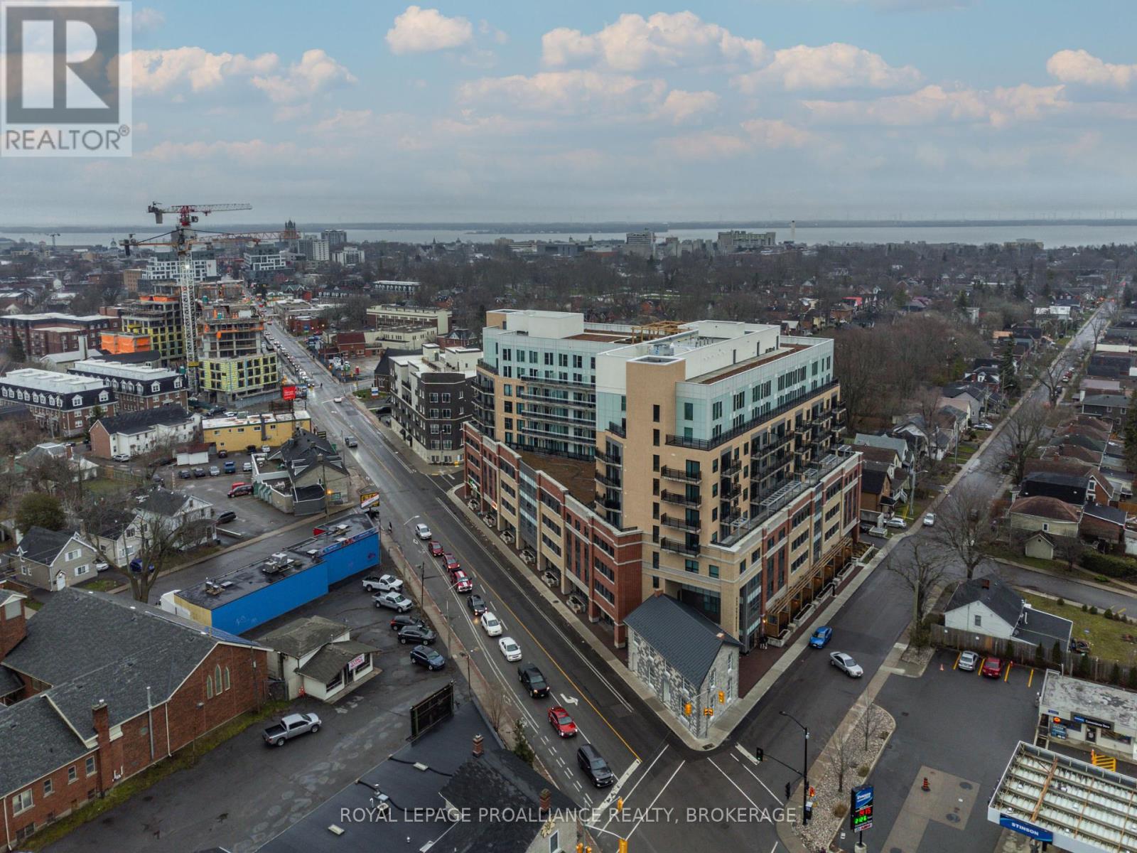 207 - 652 Princess Street, Kingston, Ontario  K7L 3Z9 - Photo 2 - X12429621