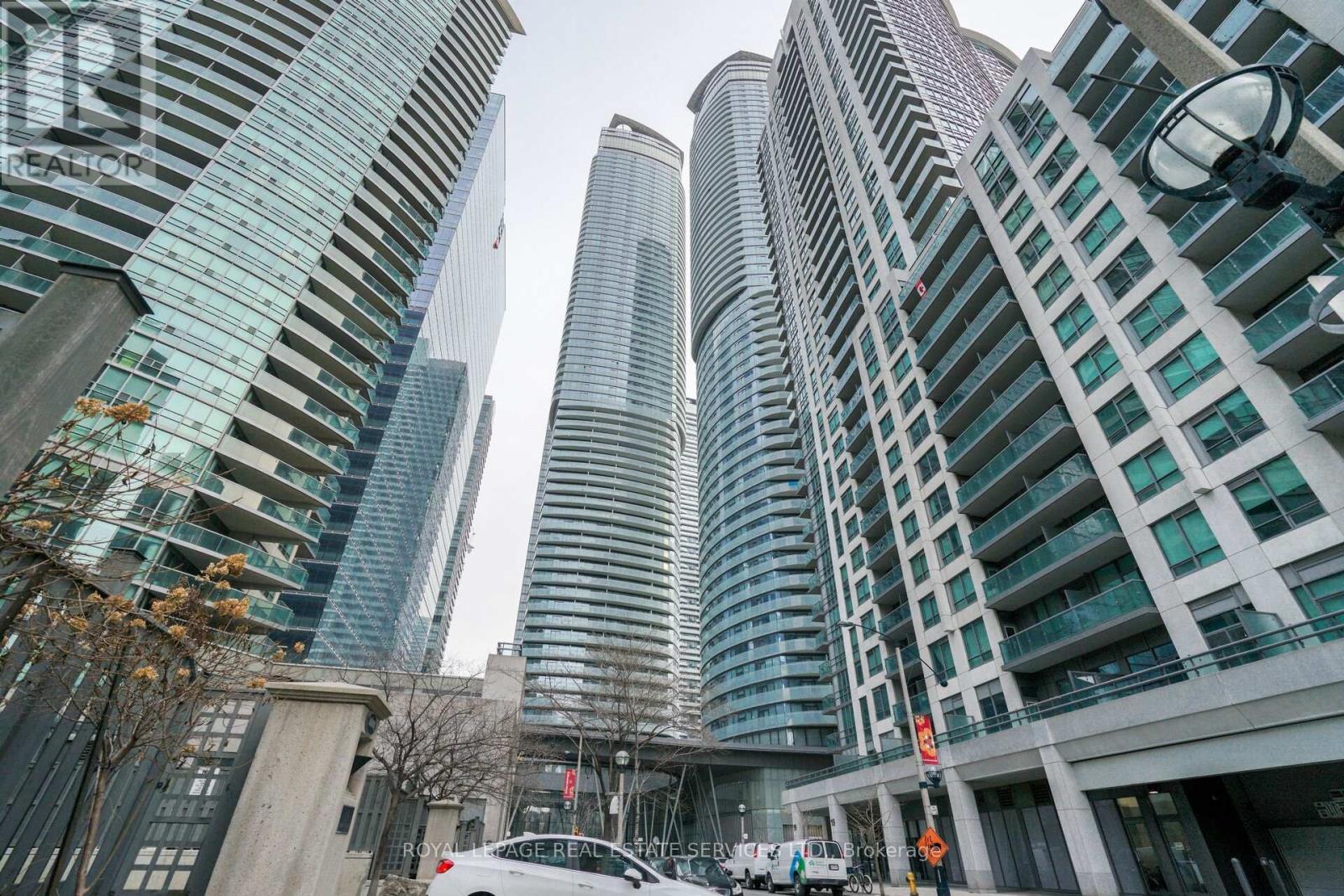 407 - 12 YORK STREET, Toronto, Ontario