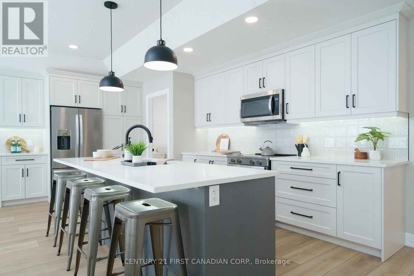 21 Hamilton Street, North Middlesex, Ontario  N0M 1A0 - Photo 15 - X12429625