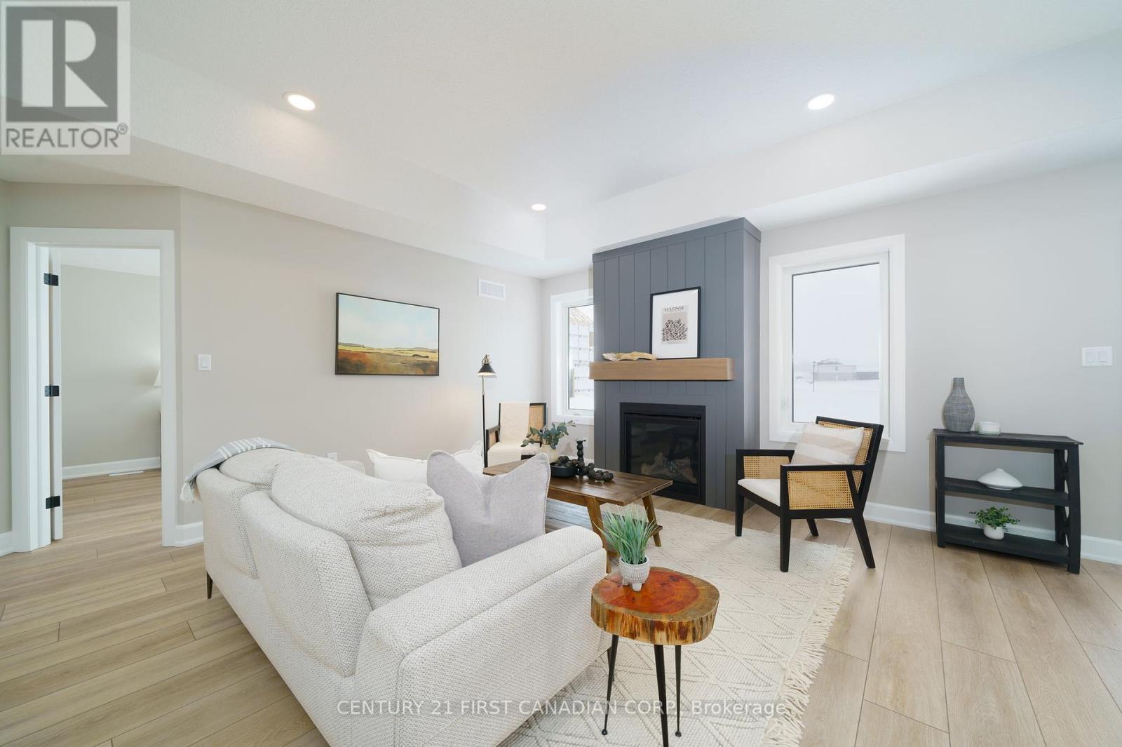 21 Hamilton Street, North Middlesex, Ontario  N0M 1A0 - Photo 18 - X12429625