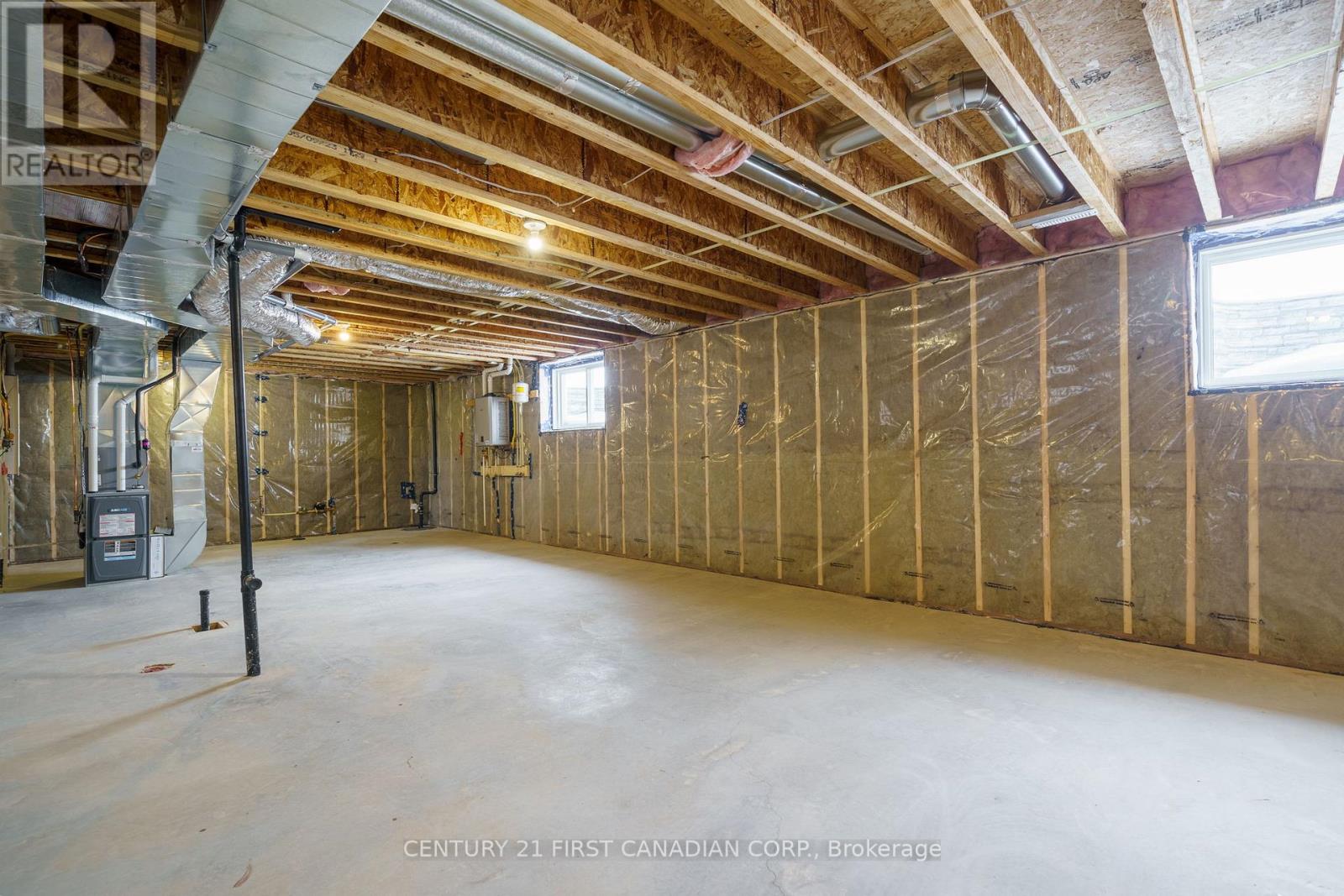 21 Hamilton Street, North Middlesex, Ontario  N0M 1A0 - Photo 26 - X12429625