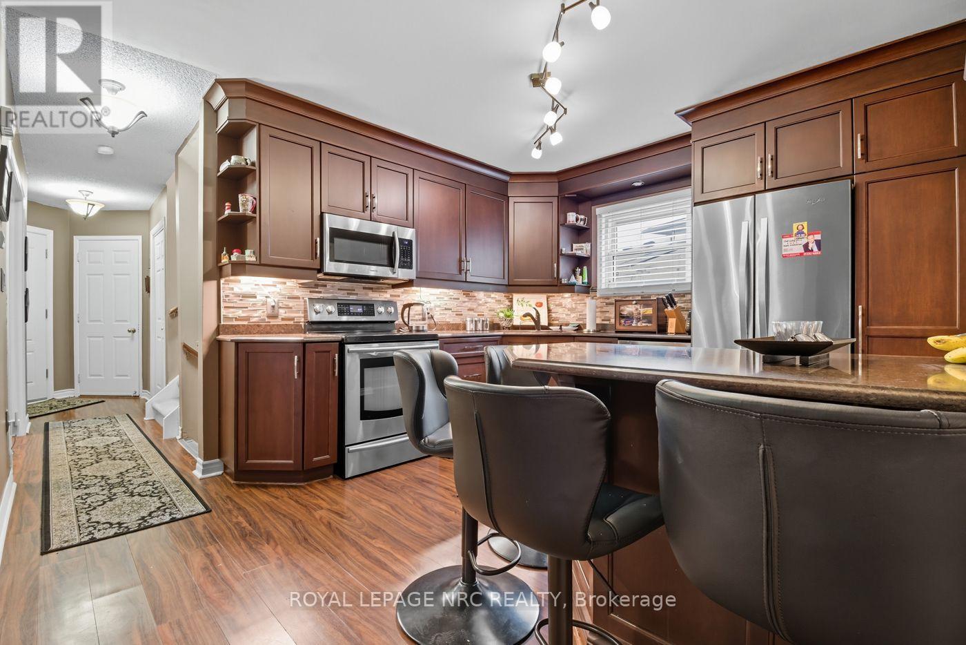 6164 Crimson Drive, Niagara Falls, Ontario  L2G 7S4 - Photo 14 - X12413939