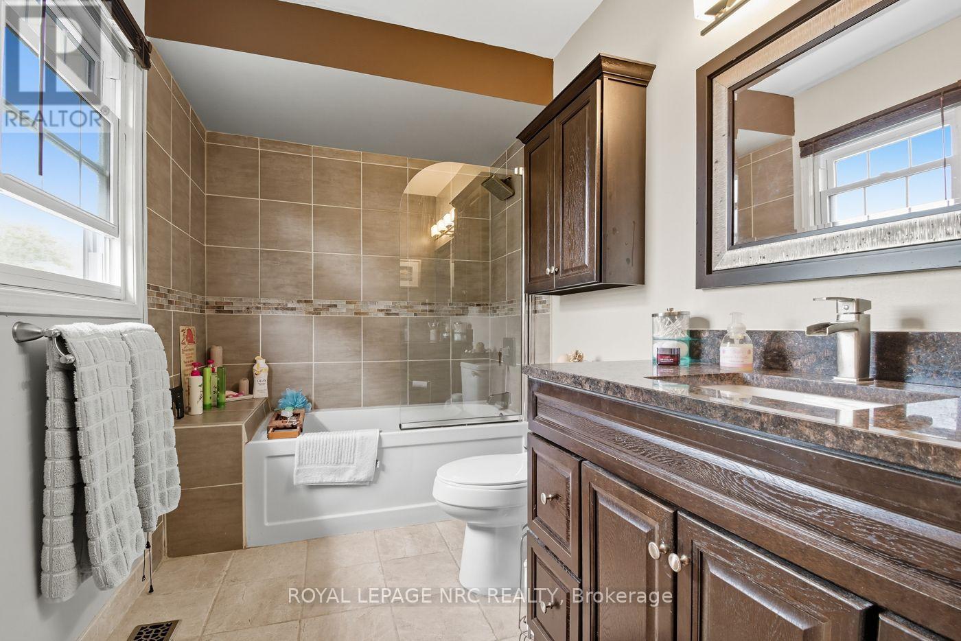 6164 Crimson Drive, Niagara Falls, Ontario  L2G 7S4 - Photo 29 - X12413939
