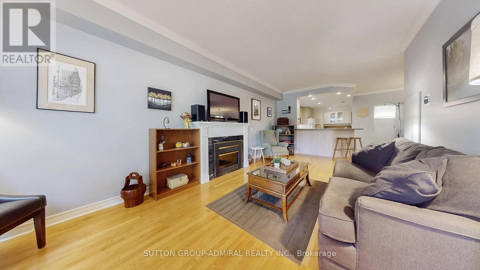 207 - 10 Old Mill Trail, Toronto, Ontario  M8X 2Y9 - Photo 10 - W12419476