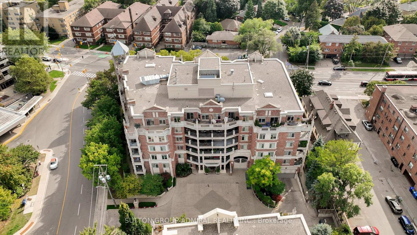 207 - 10 Old Mill Trail, Toronto, Ontario  M8X 2Y9 - Photo 38 - W12419476