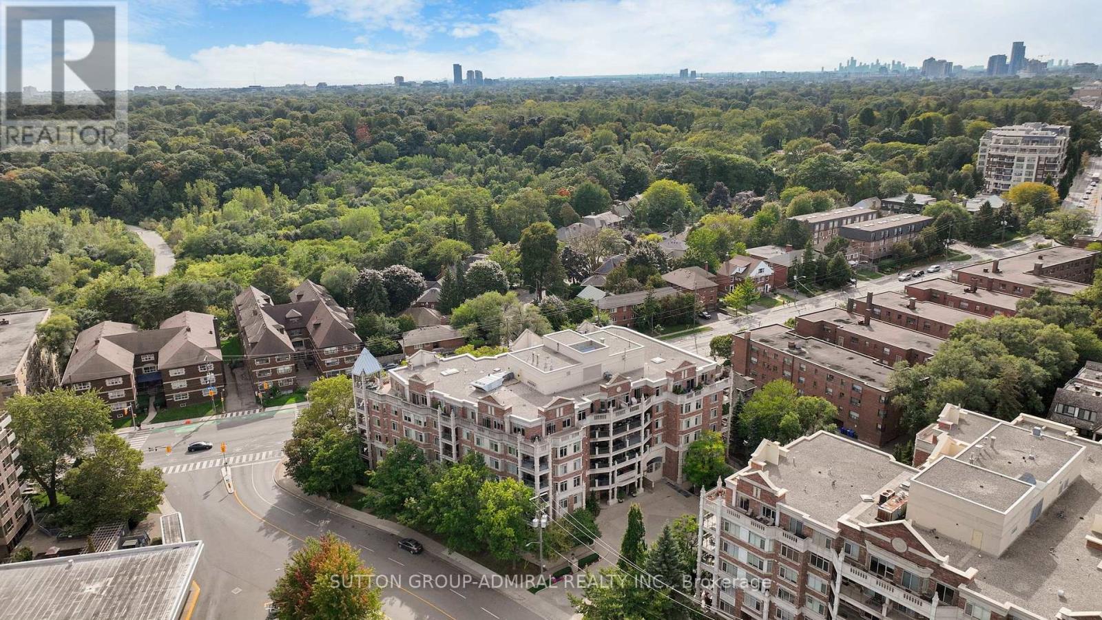207 - 10 Old Mill Trail, Toronto, Ontario  M8X 2Y9 - Photo 41 - W12419476