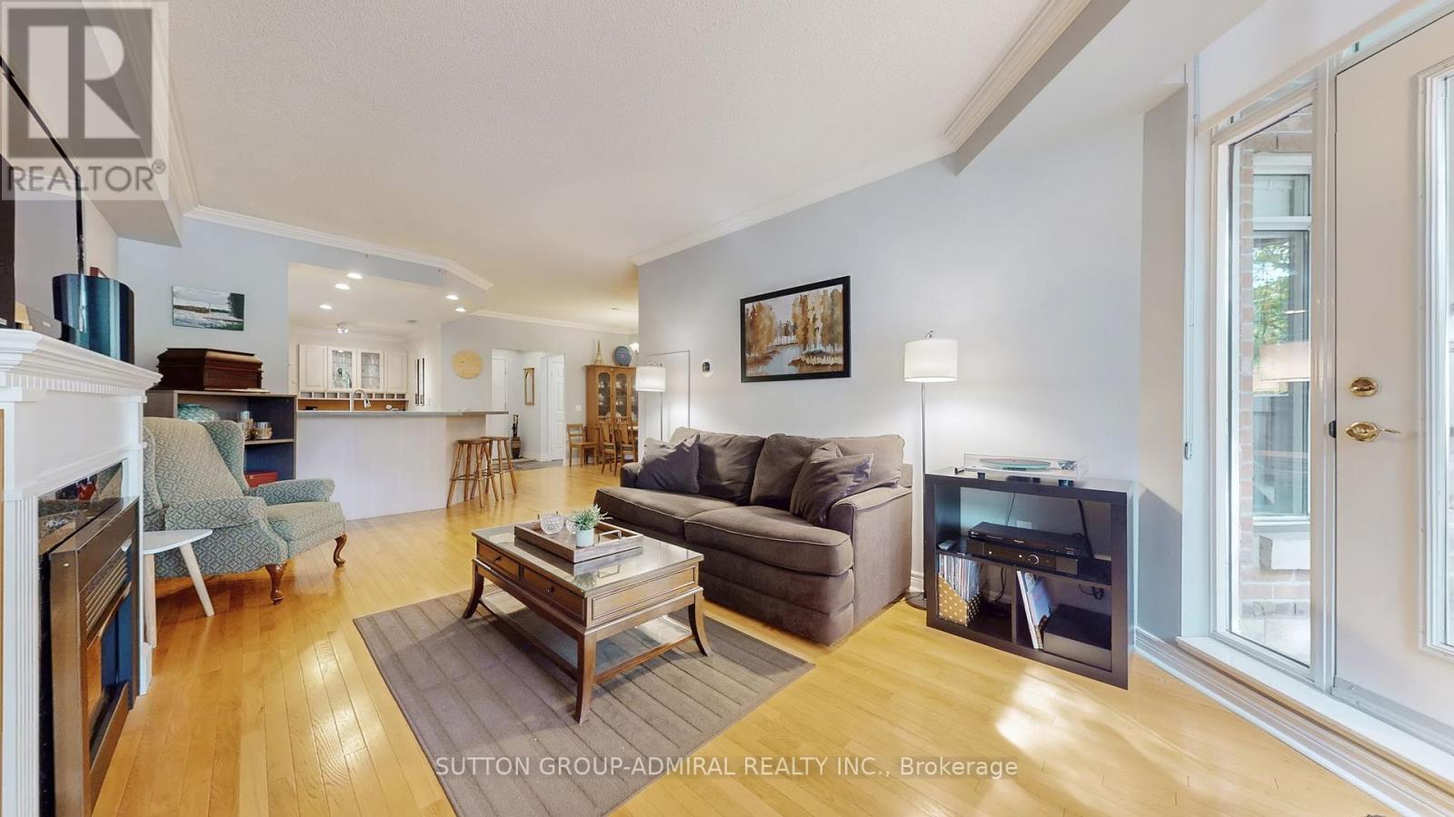 207 - 10 Old Mill Trail, Toronto, Ontario  M8X 2Y9 - Photo 9 - W12419476
