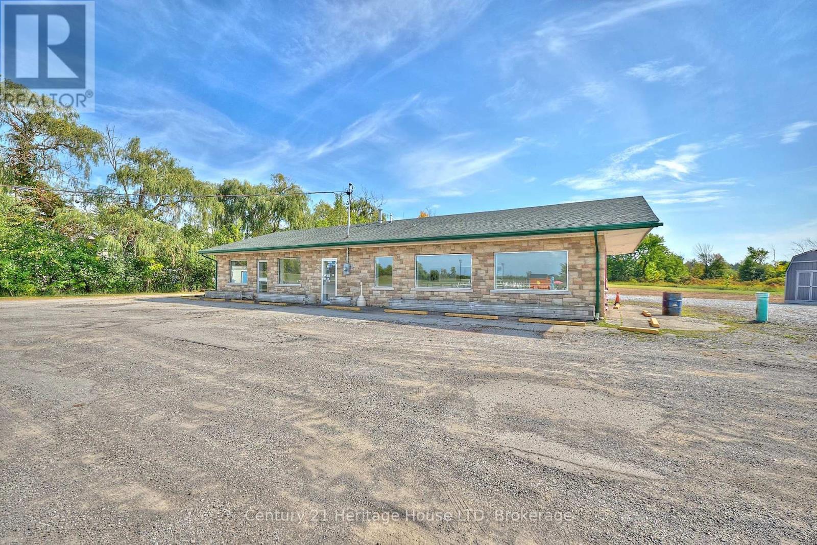 3551 Garrison Road, Fort Erie, Ontario  L0S 1N0 - Photo 2 - X12429567