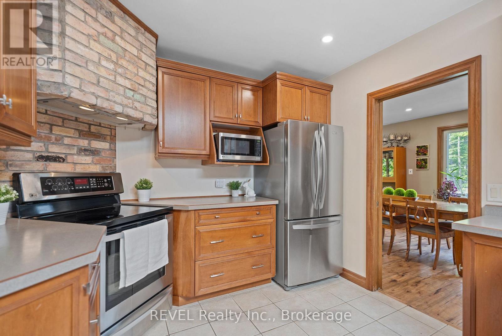 10 Woodington Crescent, St. Catharines (Glendale/glenridge), Ontario  L2T 3T7 - Photo 15 - X12429604