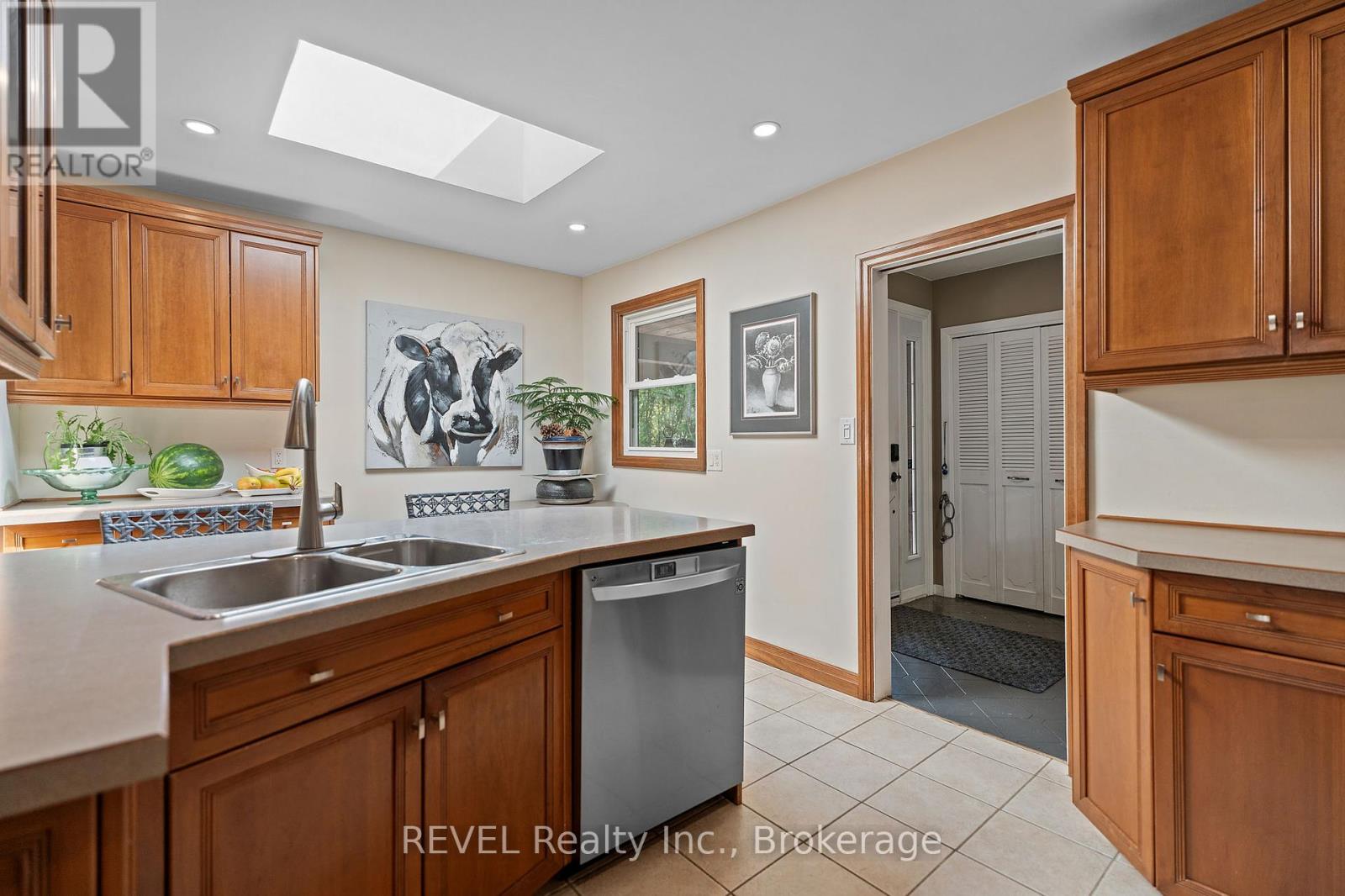 10 Woodington Crescent, St. Catharines (Glendale/glenridge), Ontario  L2T 3T7 - Photo 16 - X12429604