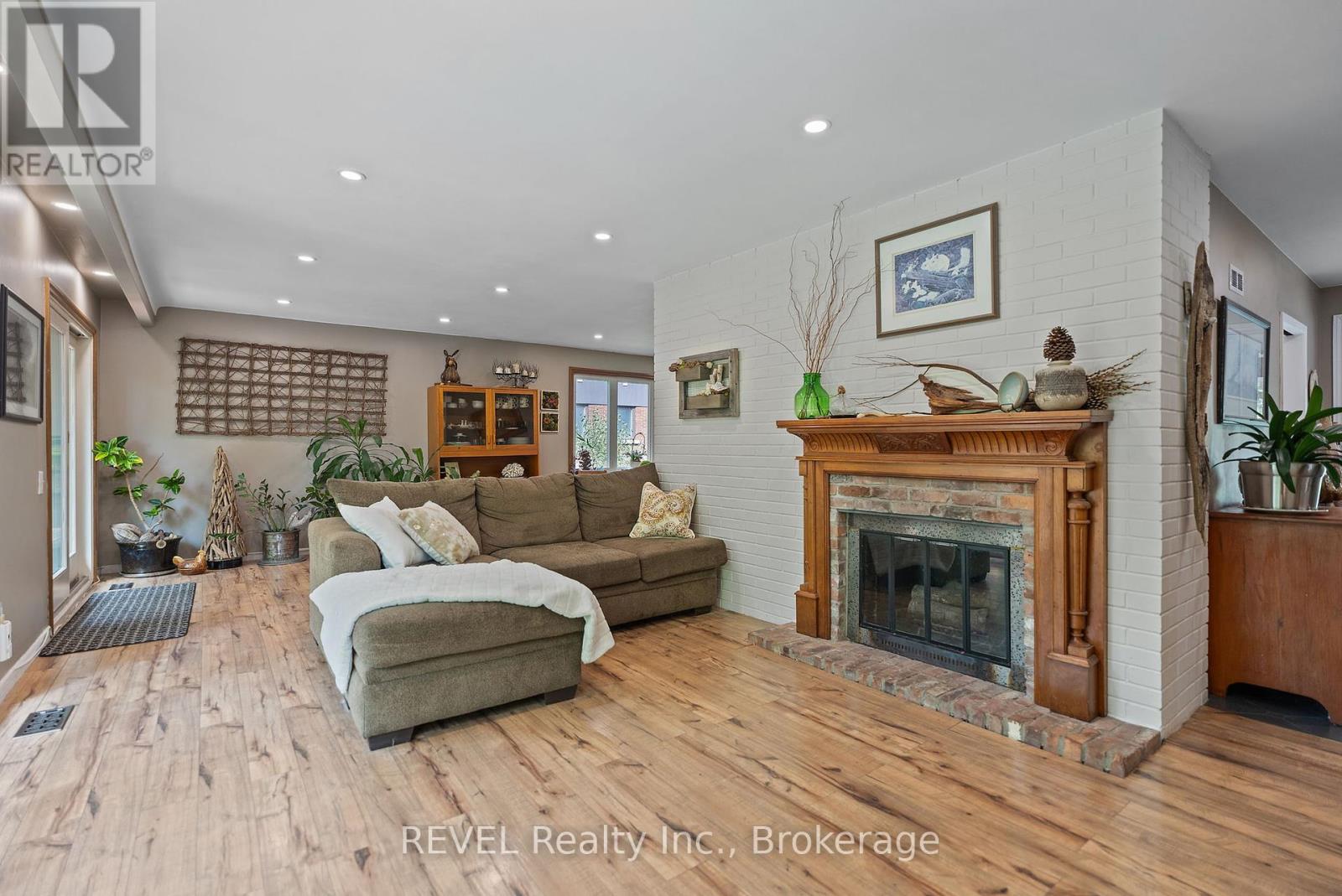 10 Woodington Crescent, St. Catharines (Glendale/glenridge), Ontario  L2T 3T7 - Photo 22 - X12429604