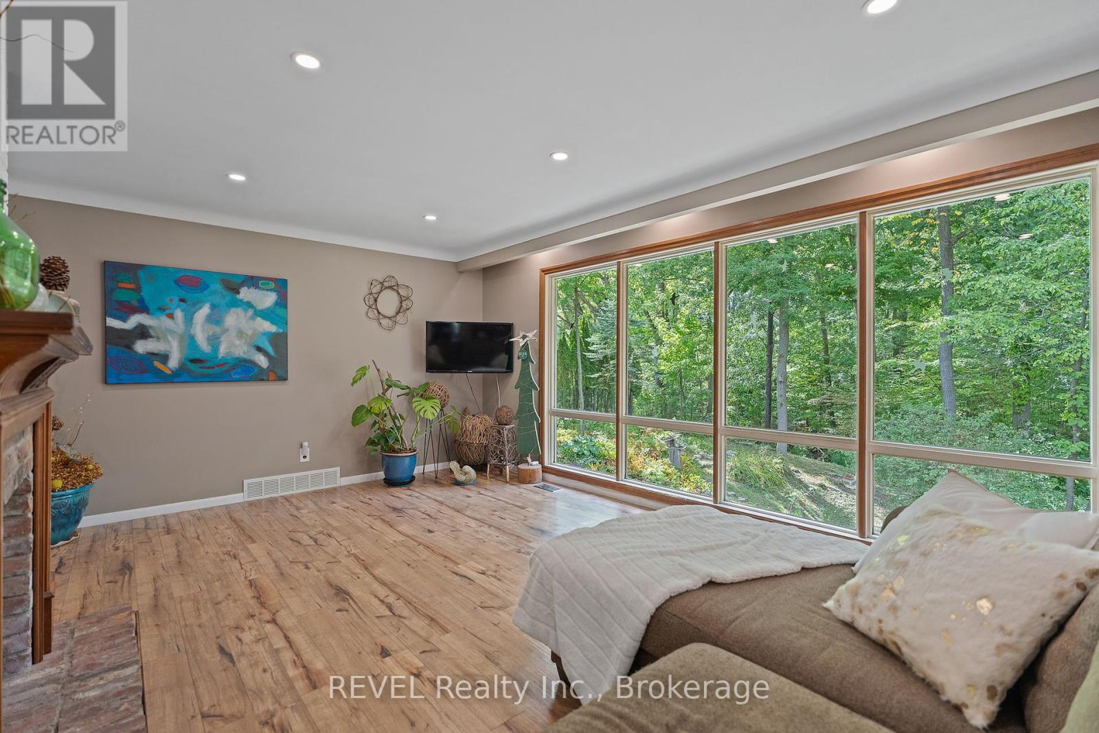 10 Woodington Crescent, St. Catharines (Glendale/glenridge), Ontario  L2T 3T7 - Photo 24 - X12429604