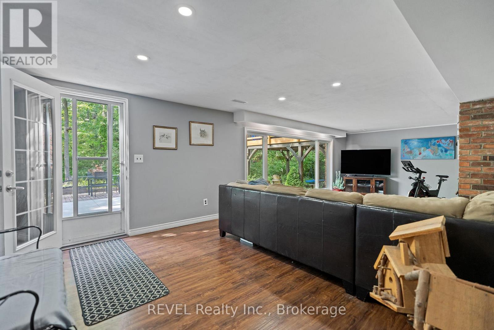 10 Woodington Crescent, St. Catharines (Glendale/glenridge), Ontario  L2T 3T7 - Photo 38 - X12429604