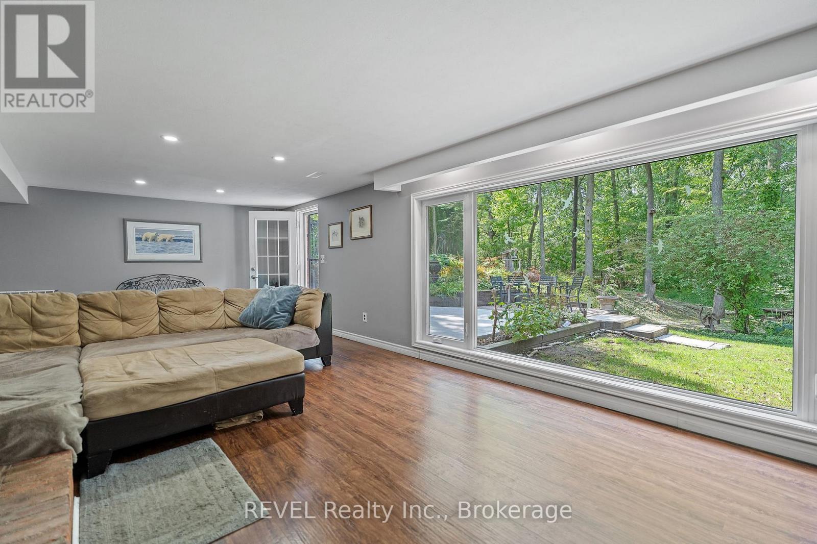 10 Woodington Crescent, St. Catharines (Glendale/glenridge), Ontario  L2T 3T7 - Photo 40 - X12429604