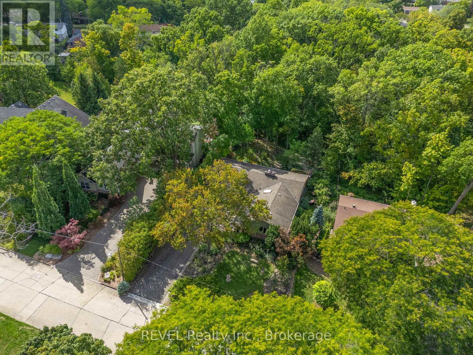 10 Woodington Crescent, St. Catharines (Glendale/glenridge), Ontario  L2T 3T7 - Photo 43 - X12429604