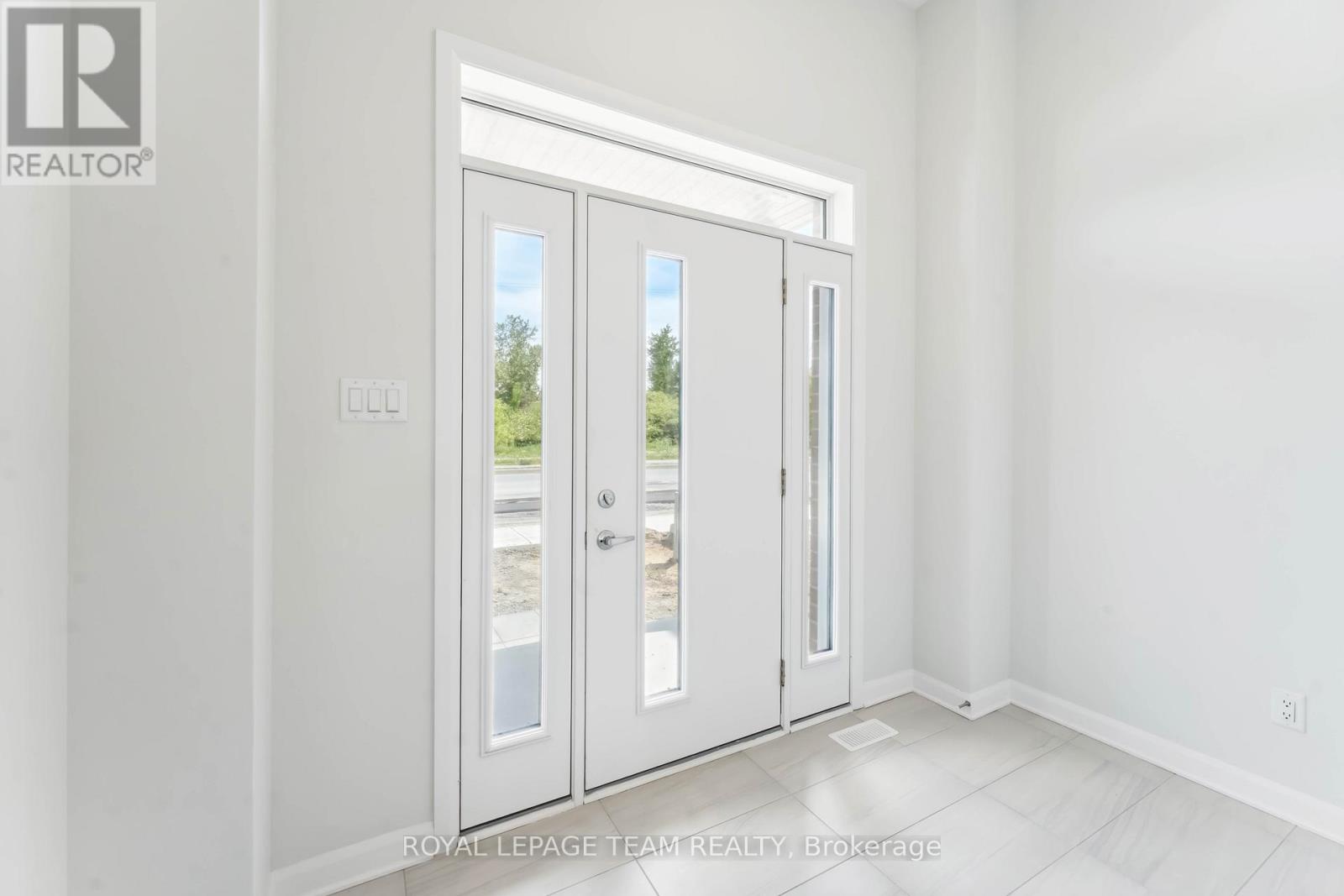 5045 Abbott Street E, Ottawa, Ontario  K2V 0V2 - Photo 2 - X11892077