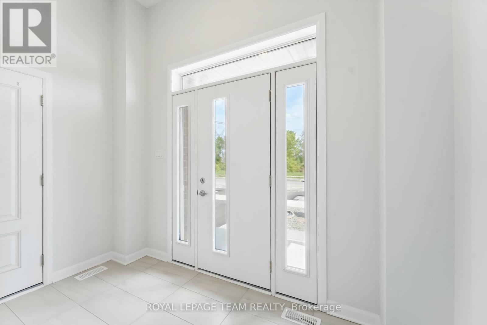 5045 Abbott Street E, Ottawa, Ontario  K2V 0V2 - Photo 3 - X11892077