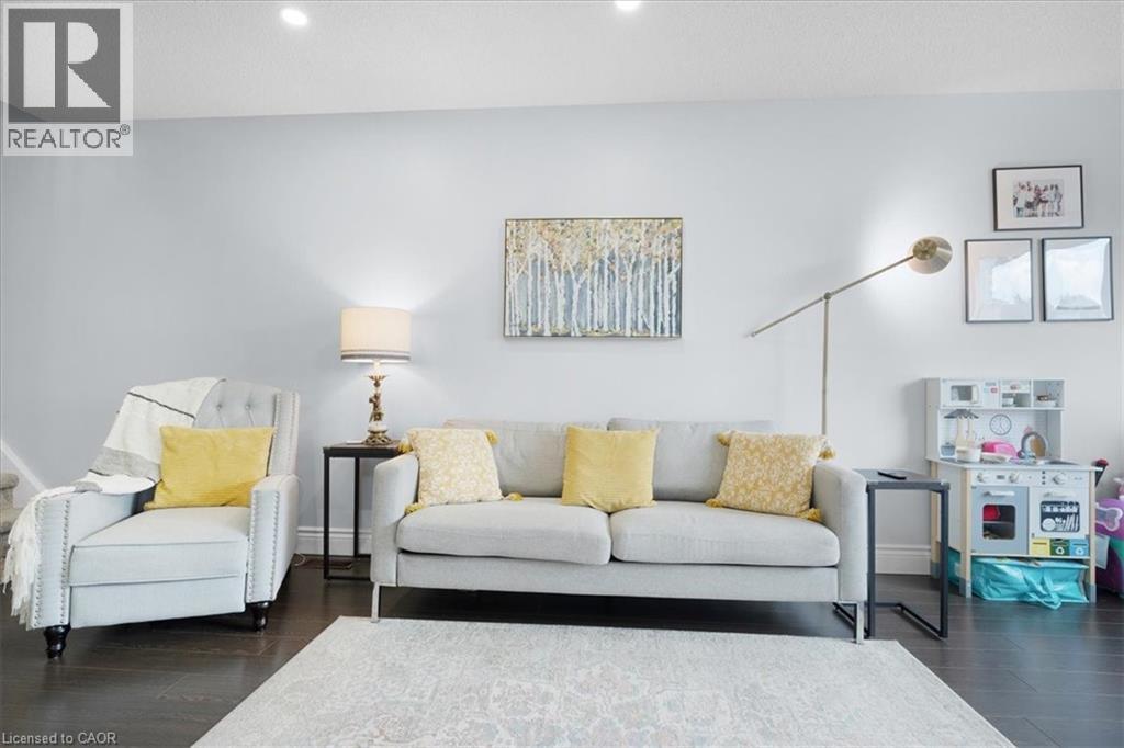 104 Frances Avenue Unit# 27, Stoney Creek, Ontario  L8E 5X3 - Photo 5 - 40773951