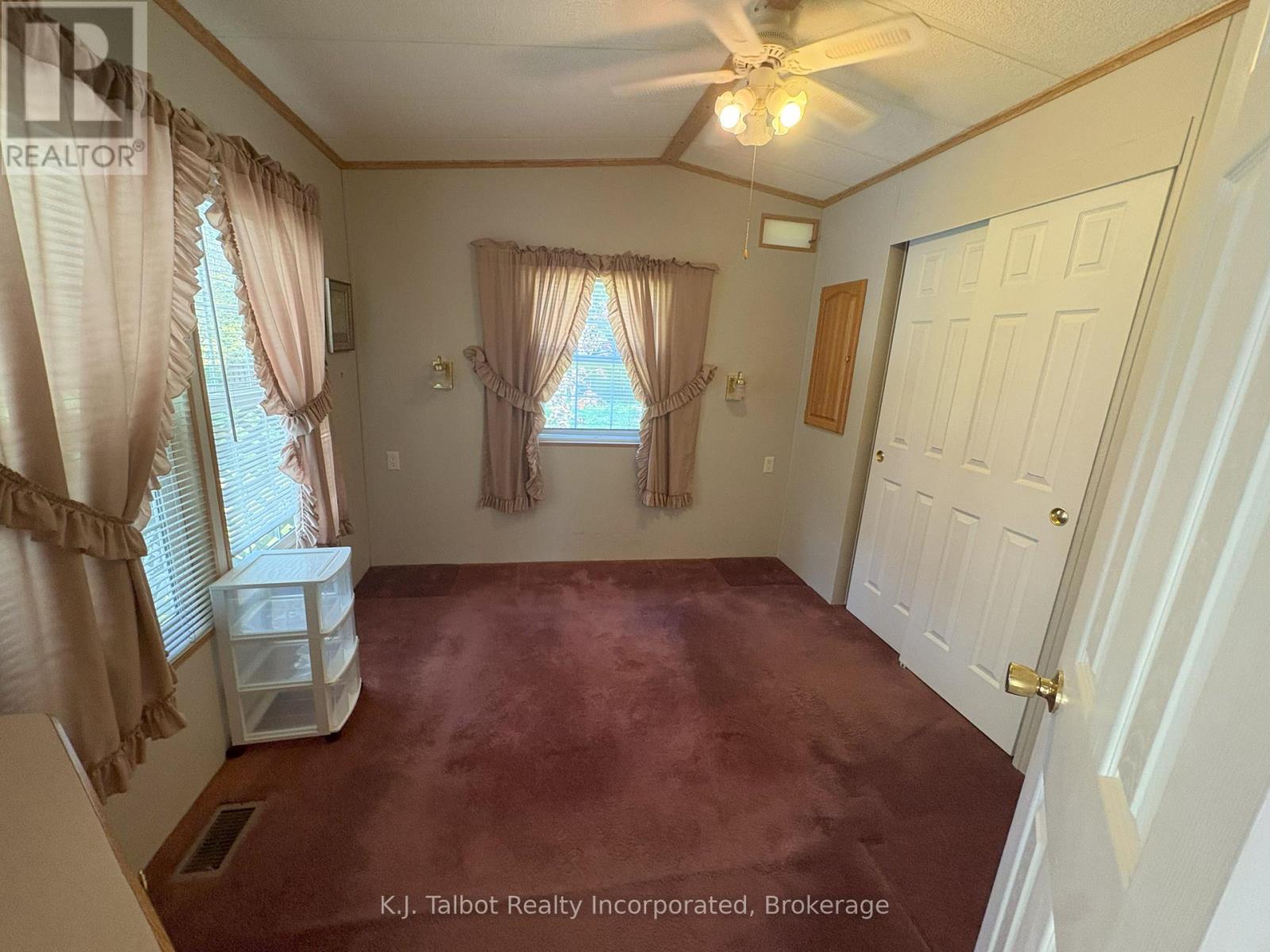 Photo 4 of 16 for 77719 Bluewater Hwy - 5 Starboard Street