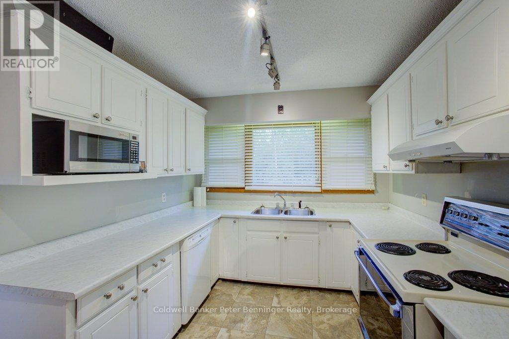361 Tyendinaga Drive, Saugeen Shores, Ontario  N0H 2L0 - Photo 14 - X12429612