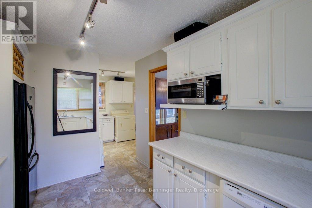 361 Tyendinaga Drive, Saugeen Shores, Ontario  N0H 2L0 - Photo 17 - X12429612