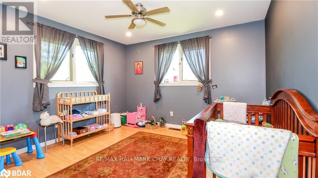 250 Superior Street, Clearview, Ontario  L0M 1S0 - Photo 21 - S12429486