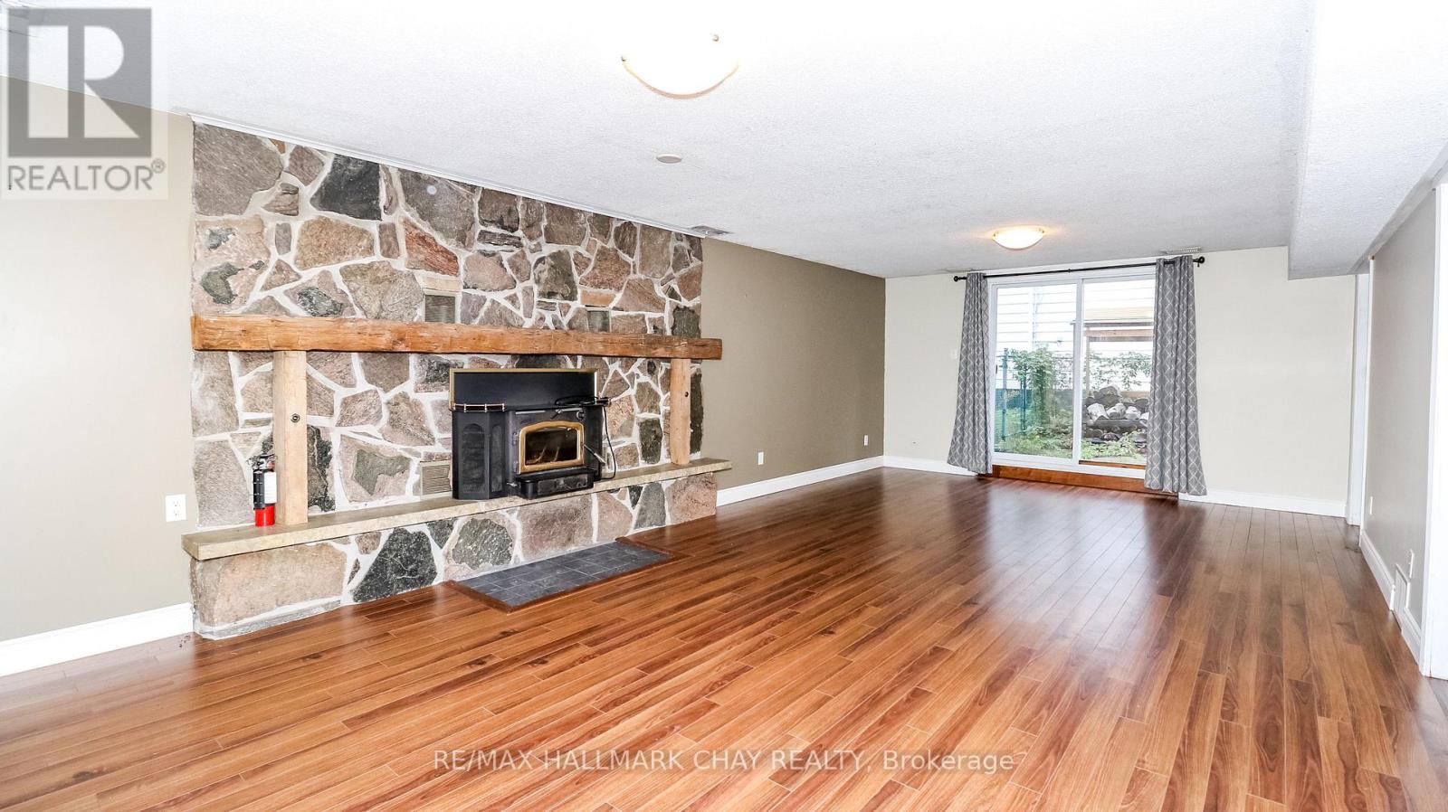 250 Superior Street, Clearview, Ontario  L0M 1S0 - Photo 23 - S12429486