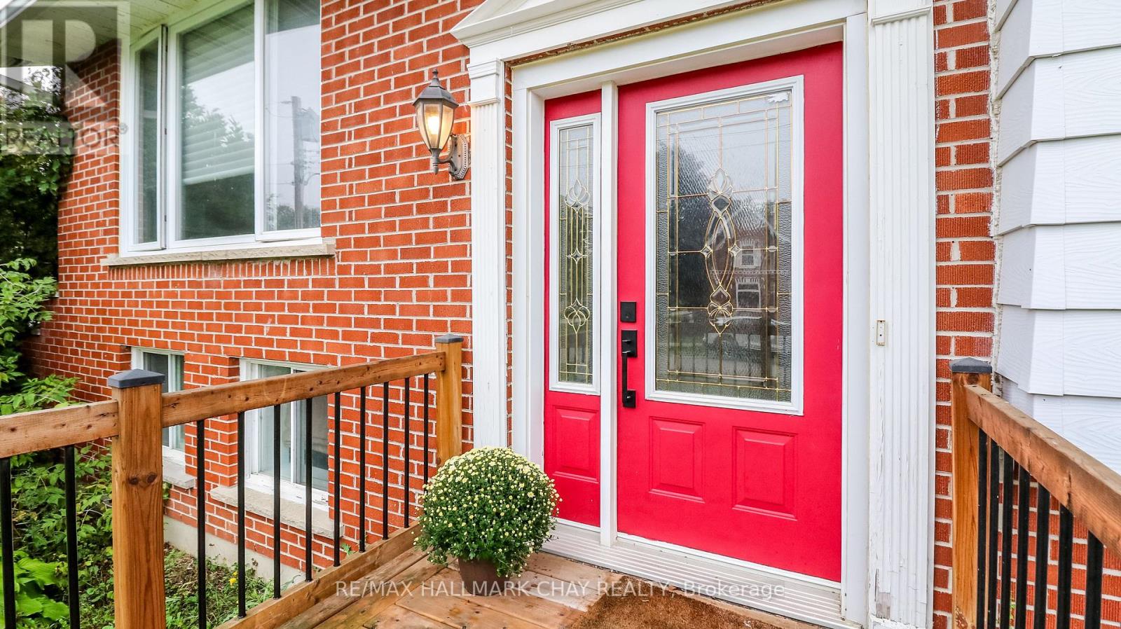 250 Superior Street, Clearview, Ontario  L0M 1S0 - Photo 3 - S12429486